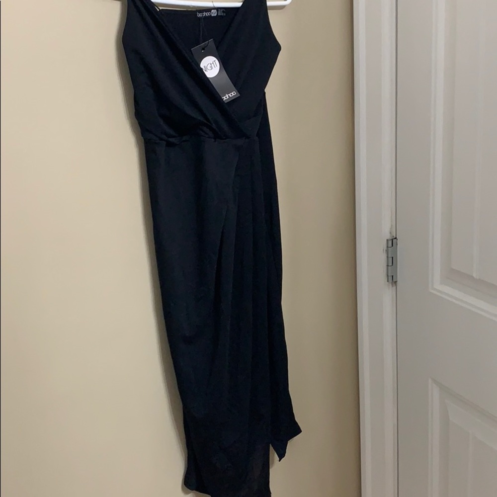 Black dress. Brad new. Boohoo.